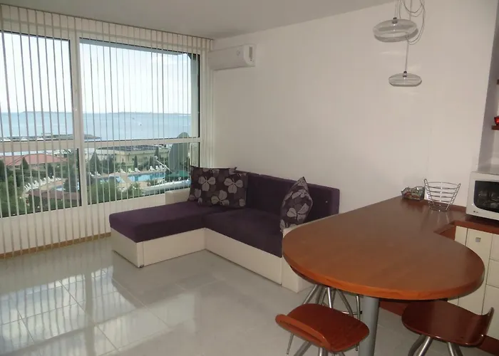 In Riviera Complex Appartement